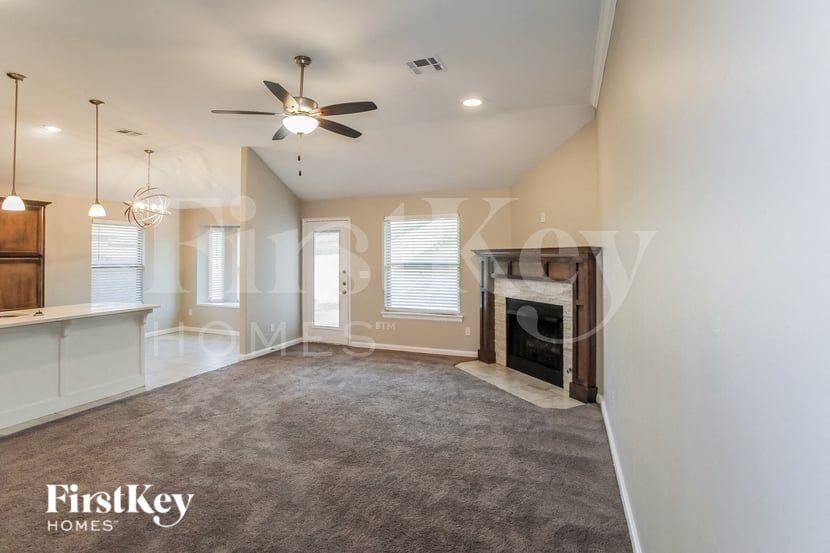 9200 Sw 48th Ter - Photo 3 of 15