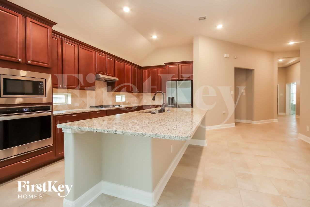 8723 Jonqil Dr - Photo 5 of 15