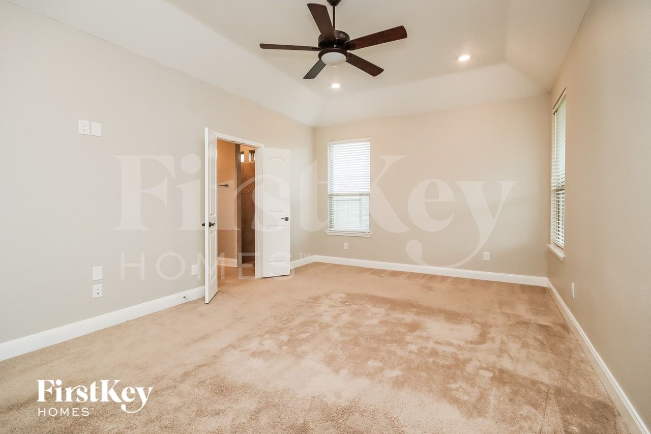 8723 Jonqil Dr - Photo 7 of 15
