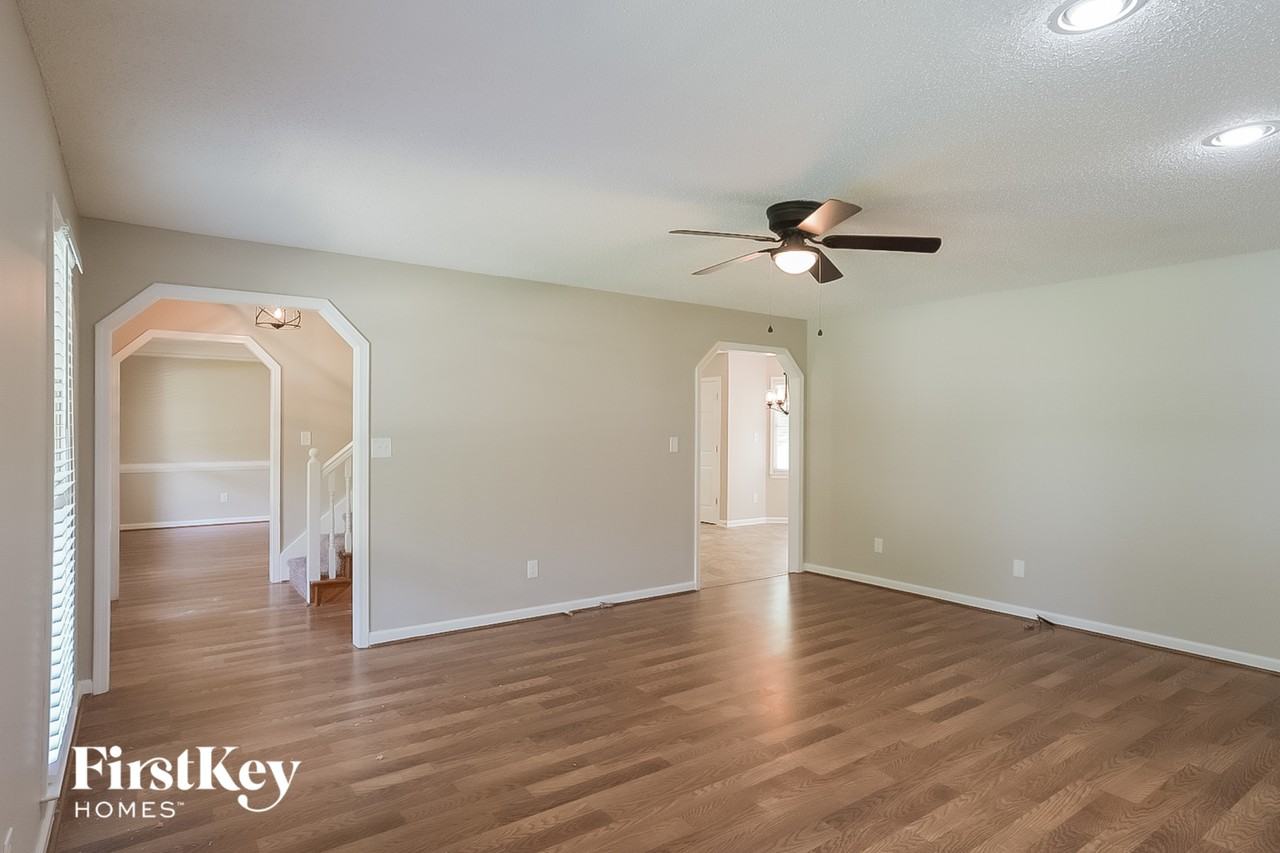 174 Somerset Ln - Photo 4 of 15