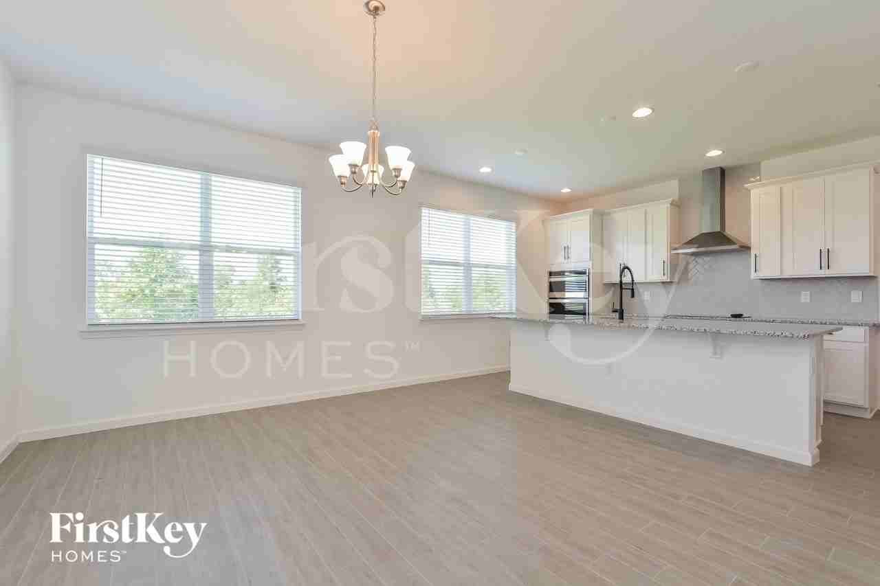 611 Avila Pl - Photo 4 of 16