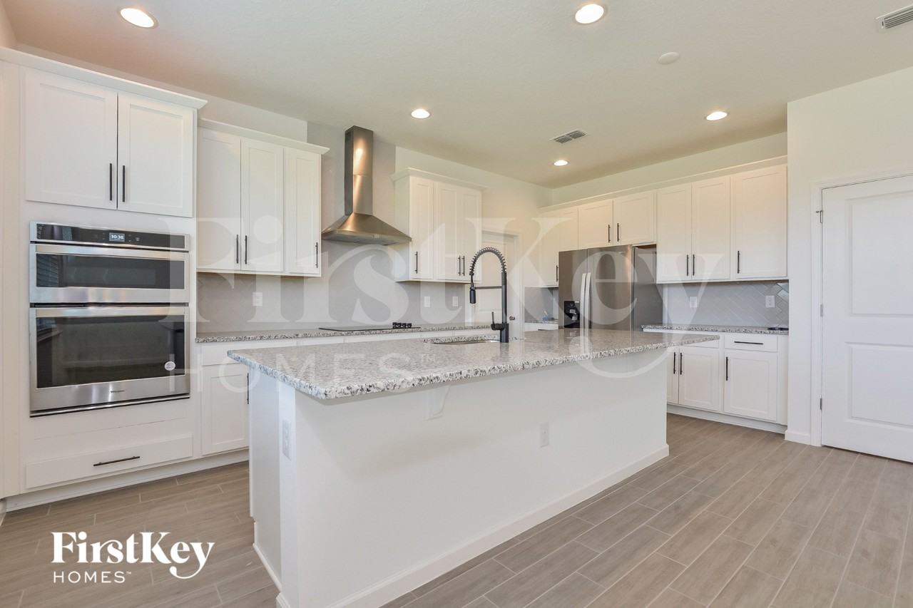 611 Avila Pl - Photo 5 of 16