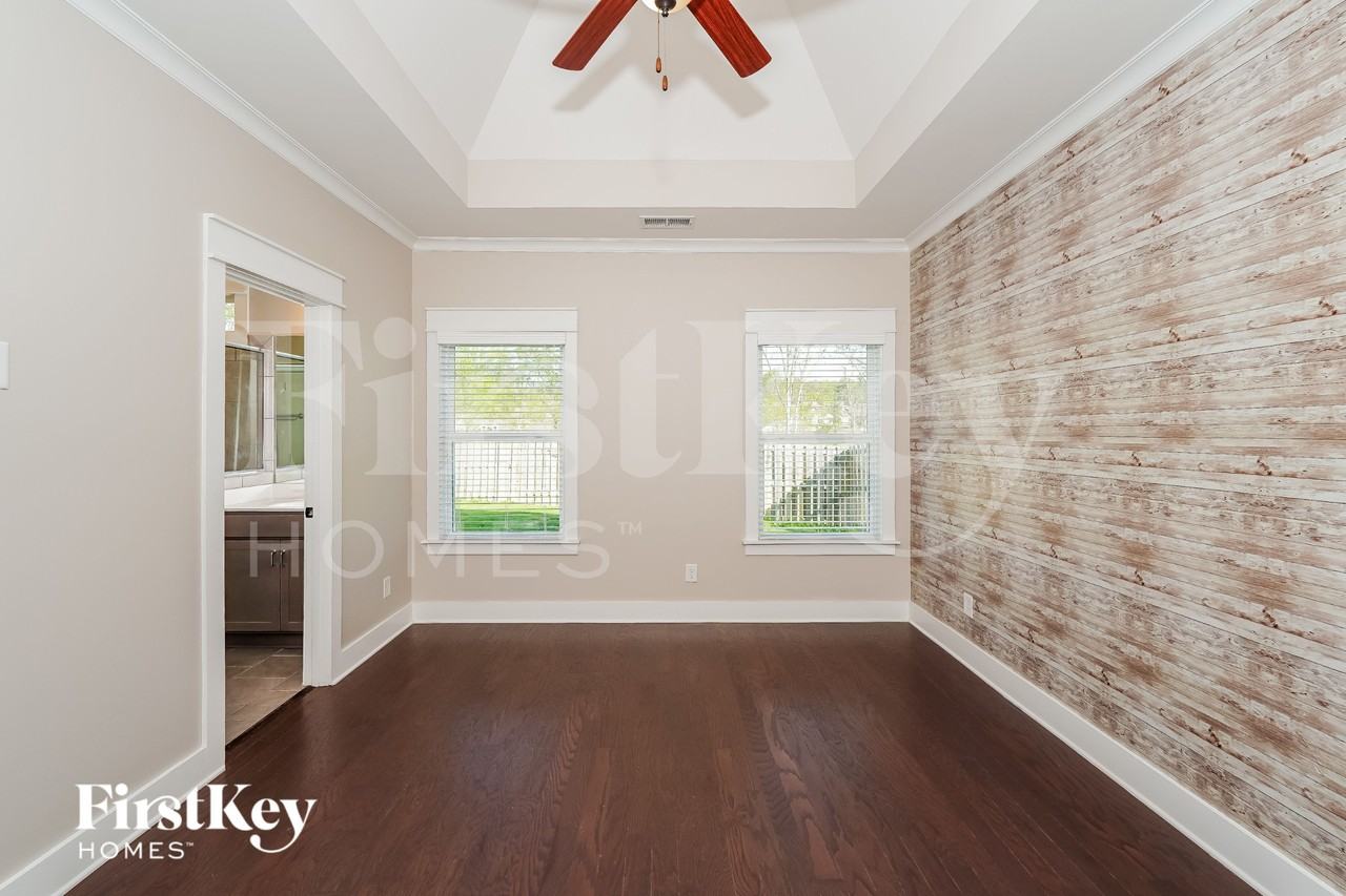 1300 Shades Ter - Photo 7 of 15
