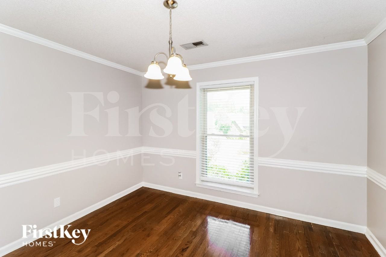 3707 Oak Forest Dr - Photo 5 of 15