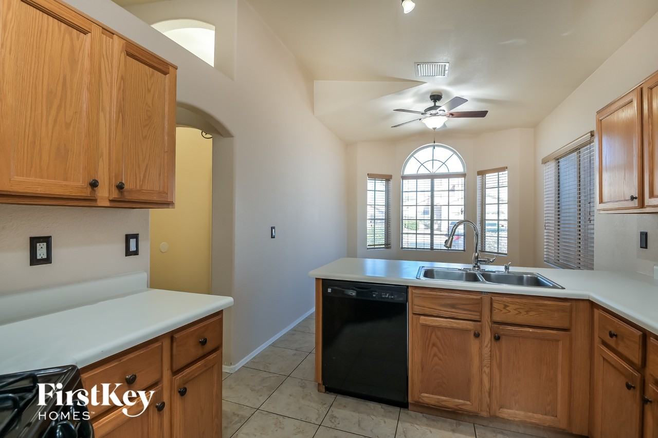 7225 W Opossum Dr - Photo 6 of 15