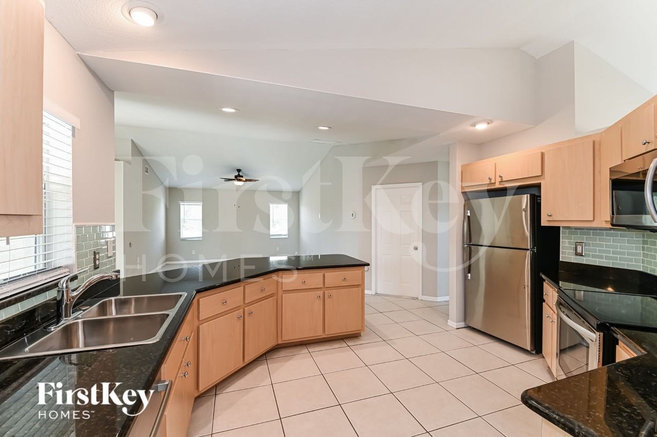 1825/1831 Nw 32Nd Place - Photo 6 of 17