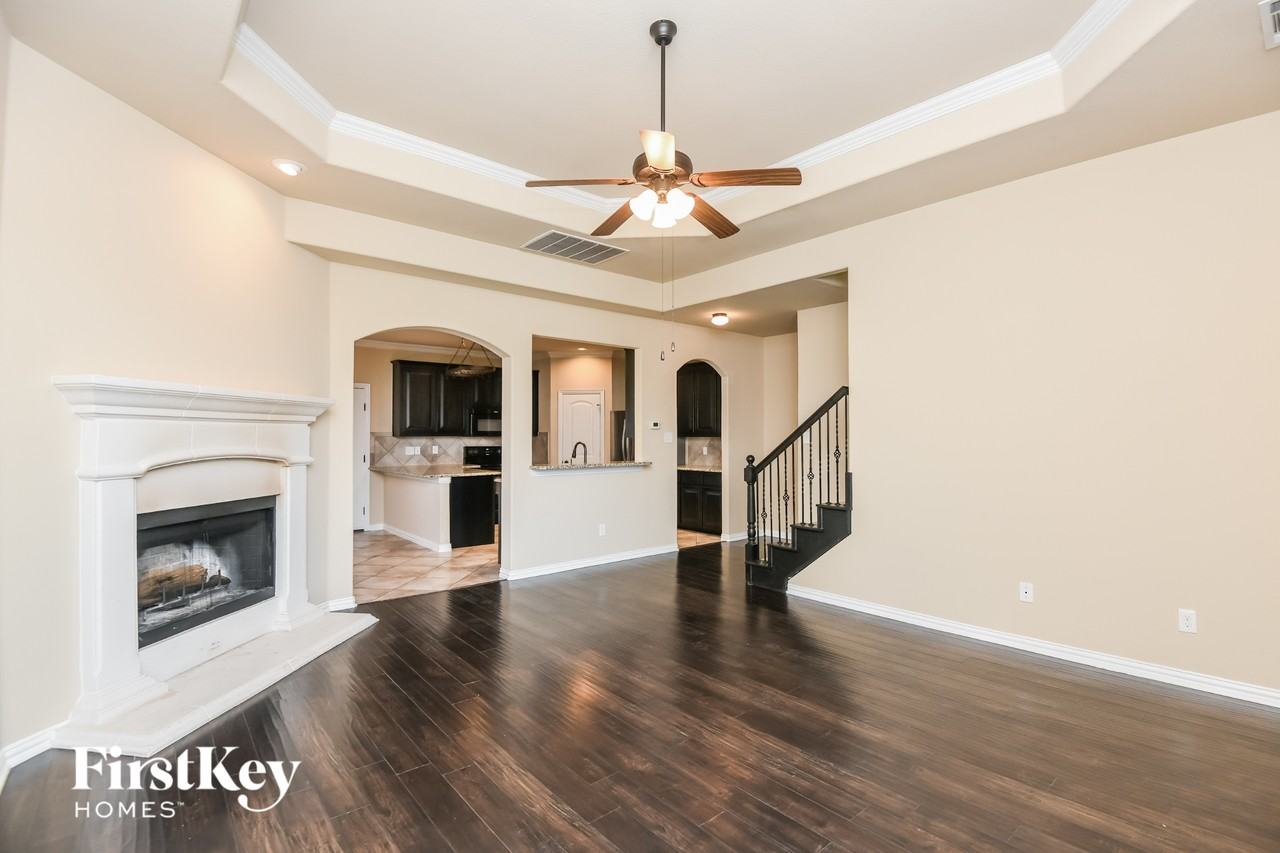 7428 Durness Dr - Photo 2 of 15