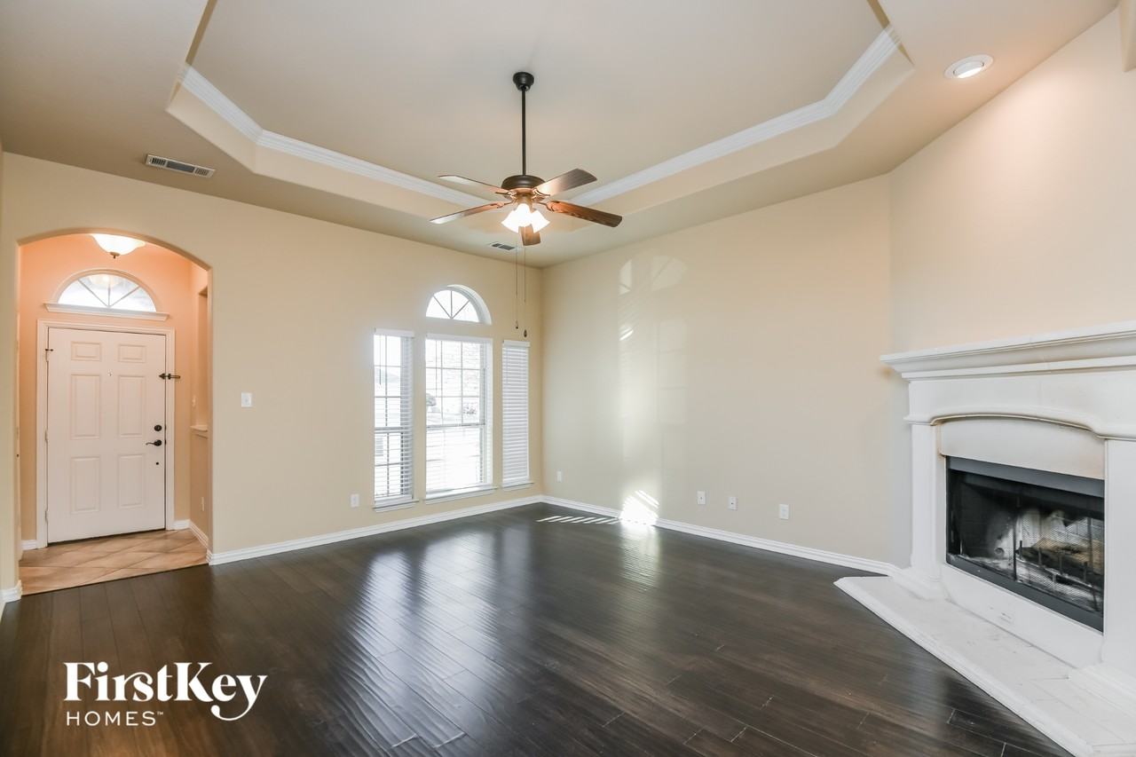 7428 Durness Dr - Photo 3 of 15