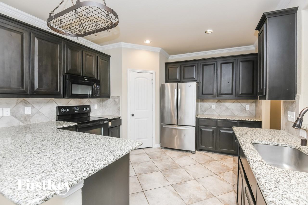 7428 Durness Dr - Photo 7 of 15