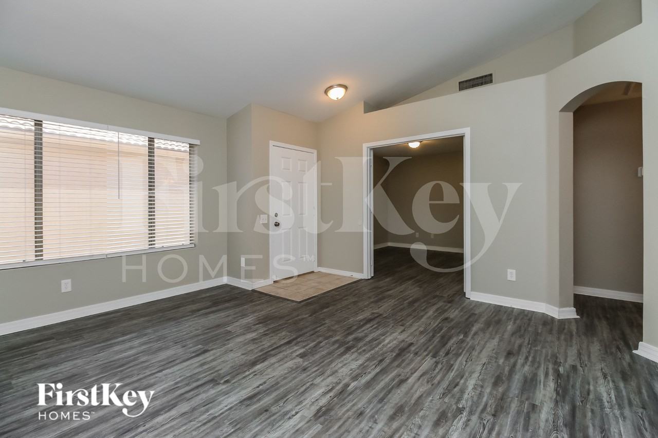 4732 E Mountain Vista Dr - Photo 3 of 15