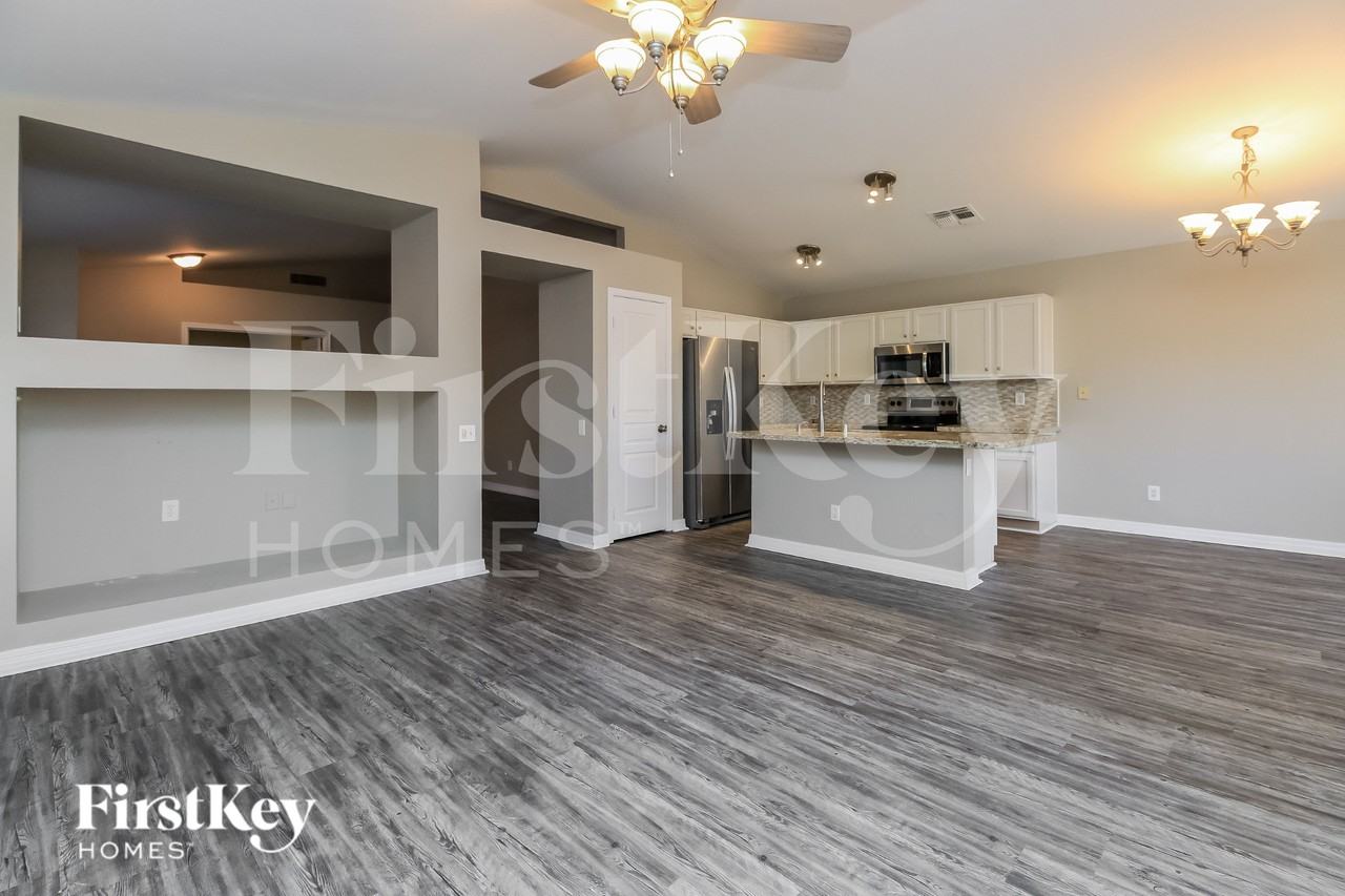 4732 E Mountain Vista Dr - Photo 5 of 15