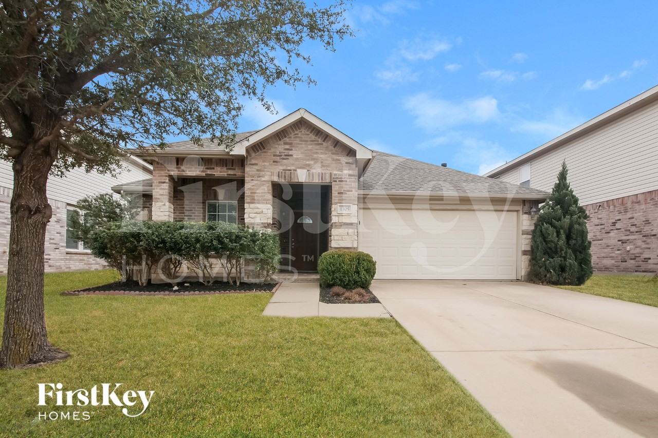 1305 Haley Ln