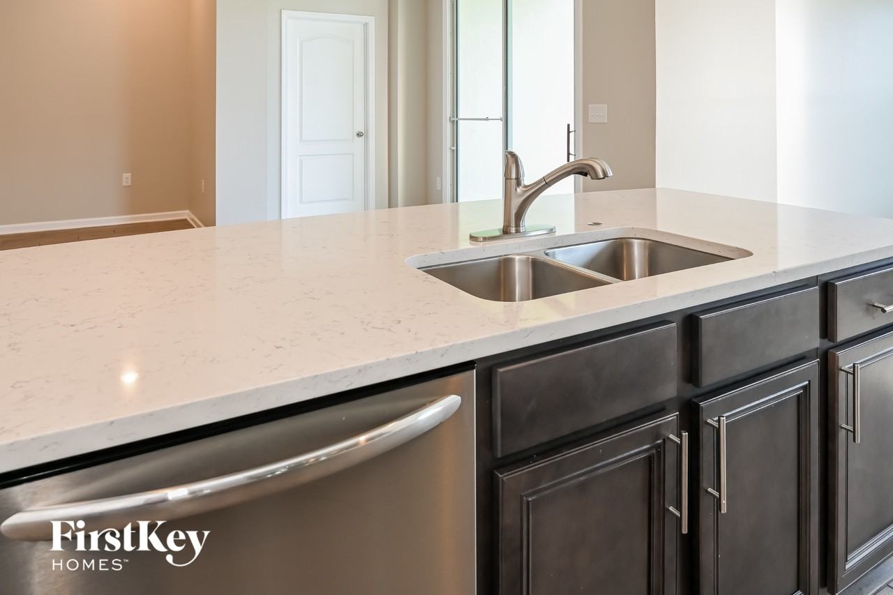 11637 Lake Chub Dr - Photo 5 of 15