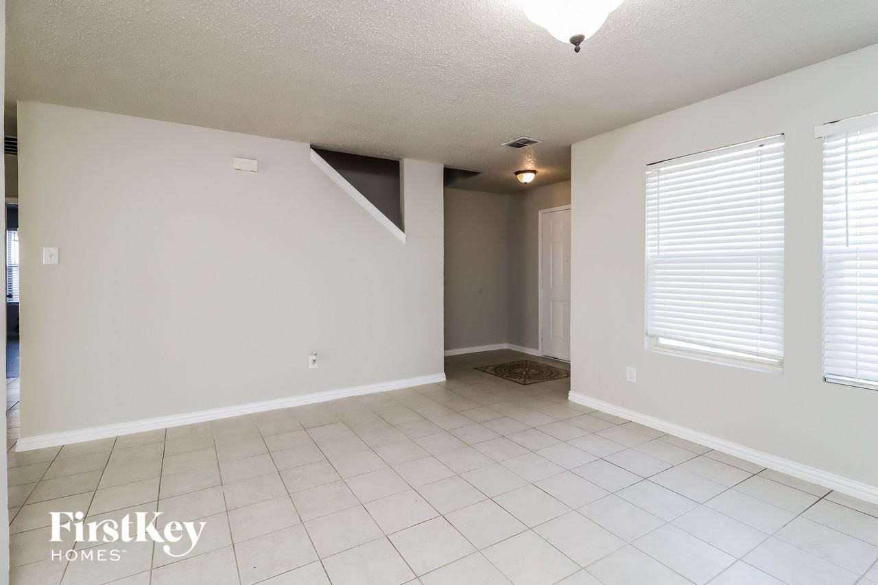 3913 Fox Run Dr - Photo 6 of 15