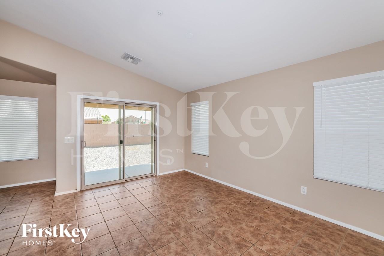 11329 W Harrison St - Photo 5 of 16
