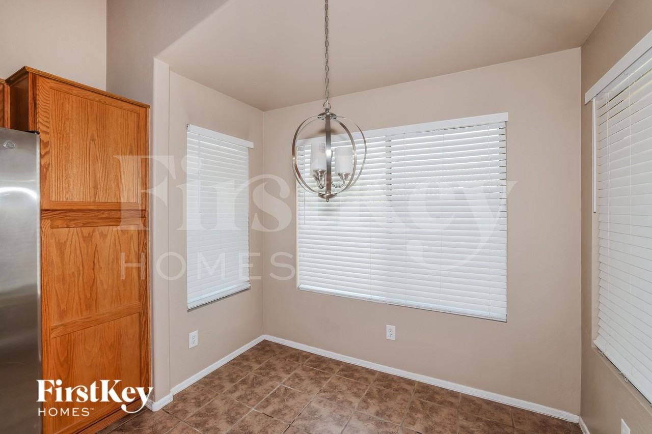 11329 W Harrison St - Photo 6 of 16