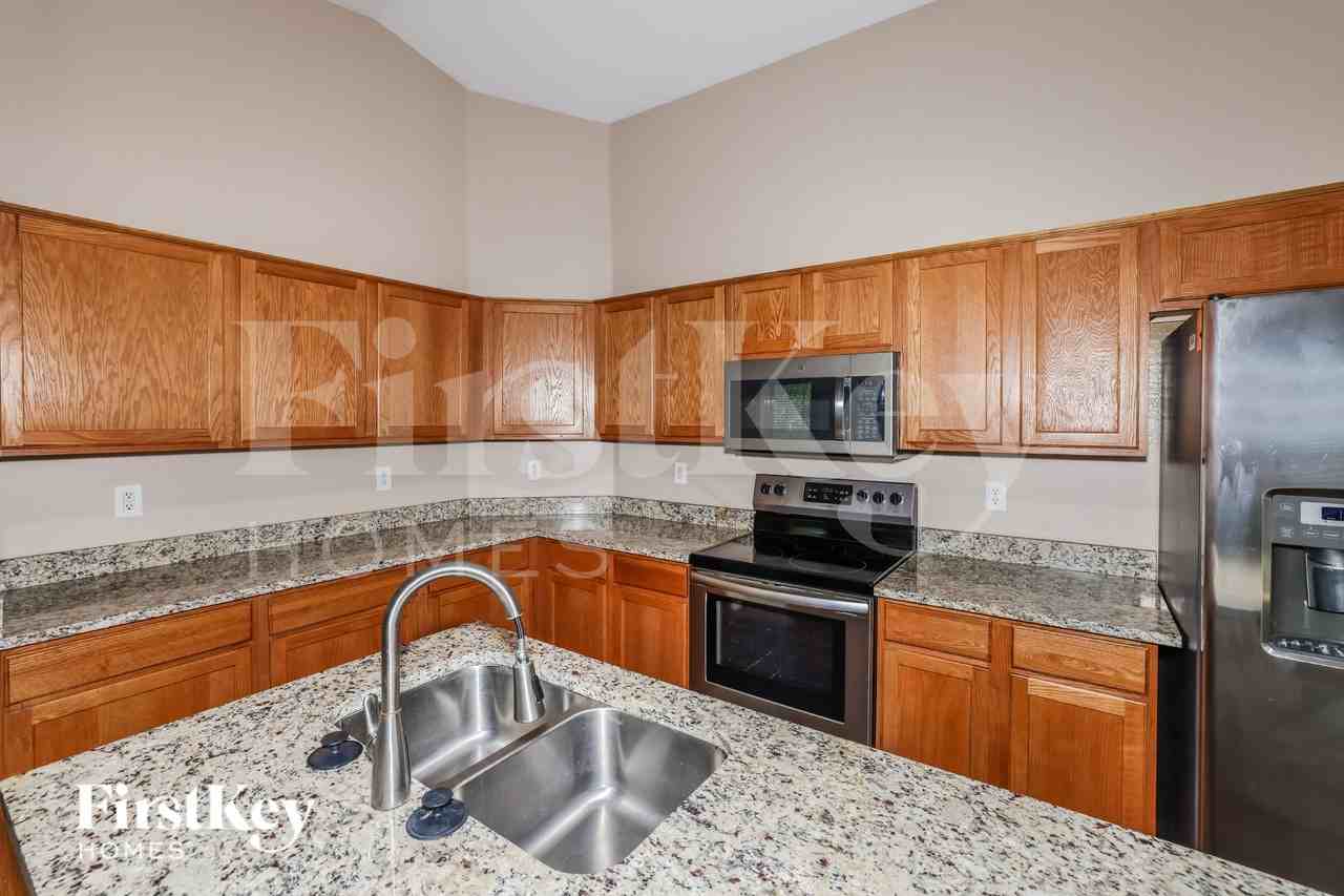 11329 W Harrison St - Photo 7 of 16