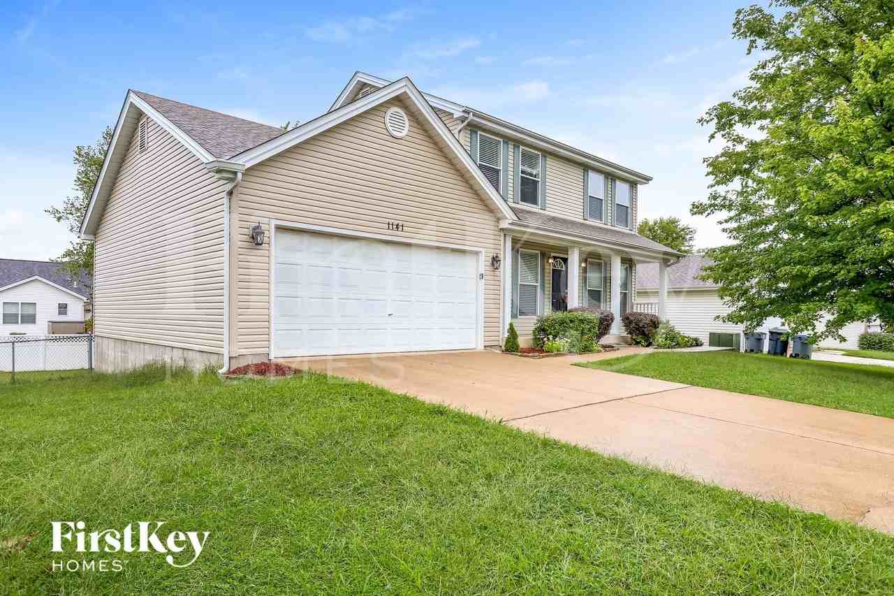 1141 Ashford Place Dr - Photo 2 of 15