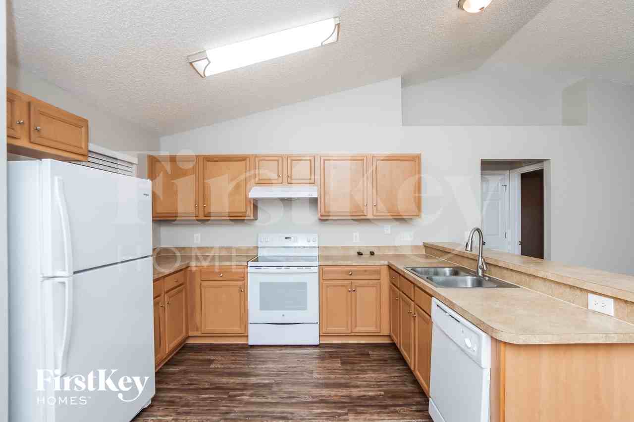 1448 Wacker Ave Se - Photo 7 of 16
