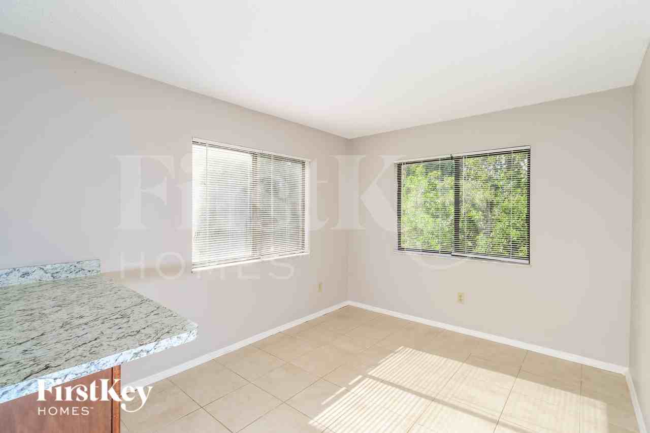 814 Yacolt Rd Se - Photo 6 of 20