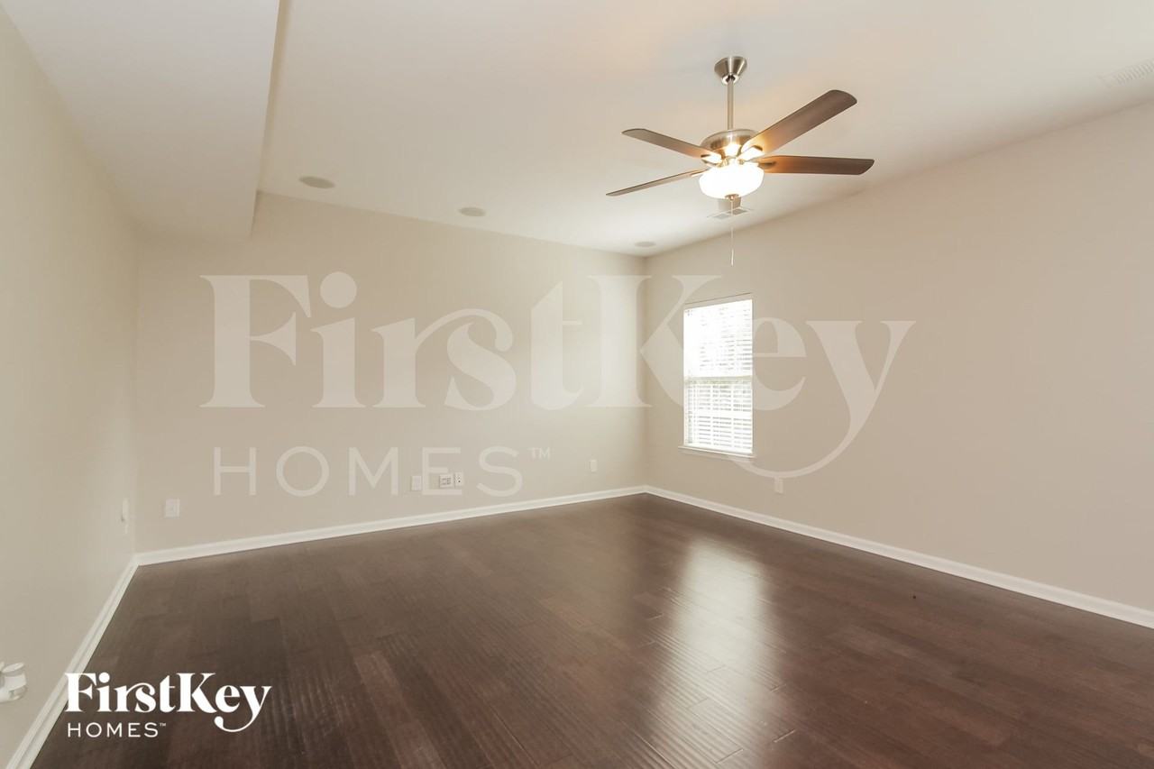 124 Alborn Dr - Photo 3 of 15