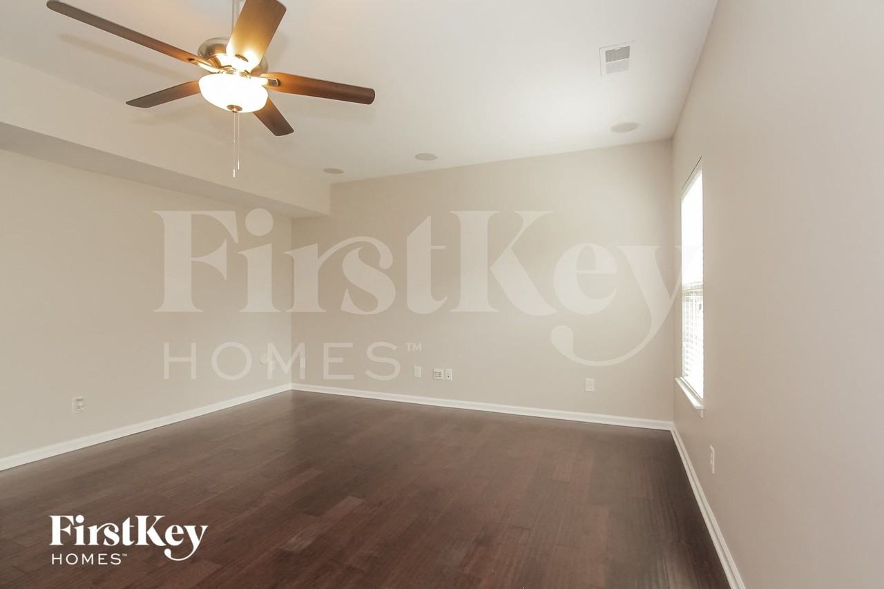 124 Alborn Dr - Photo 4 of 15