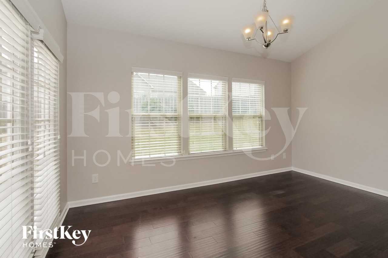 124 Alborn Dr - Photo 5 of 15