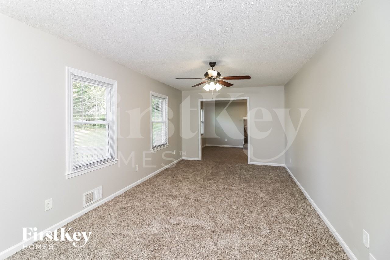 4007 Wells Cir - Photo 2 of 16