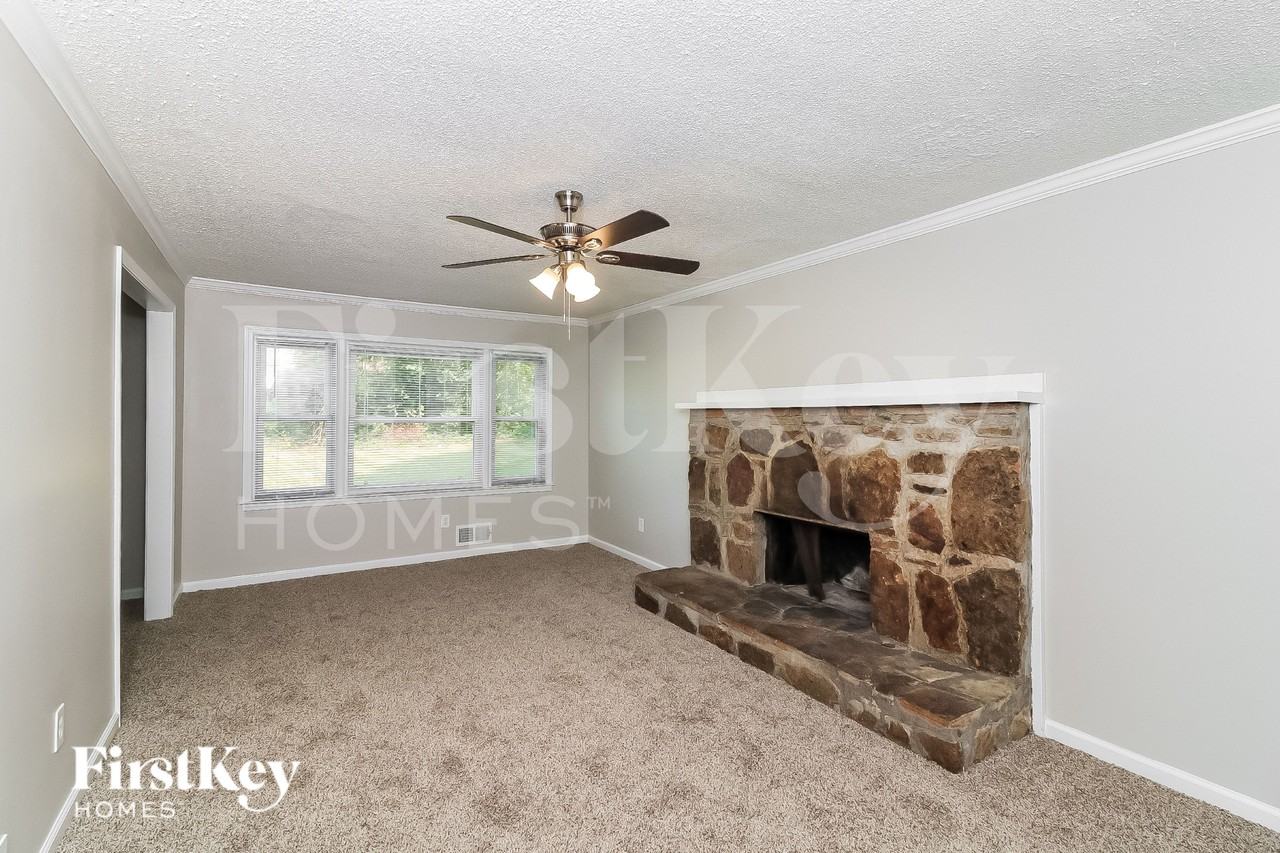 4007 Wells Cir - Photo 4 of 16