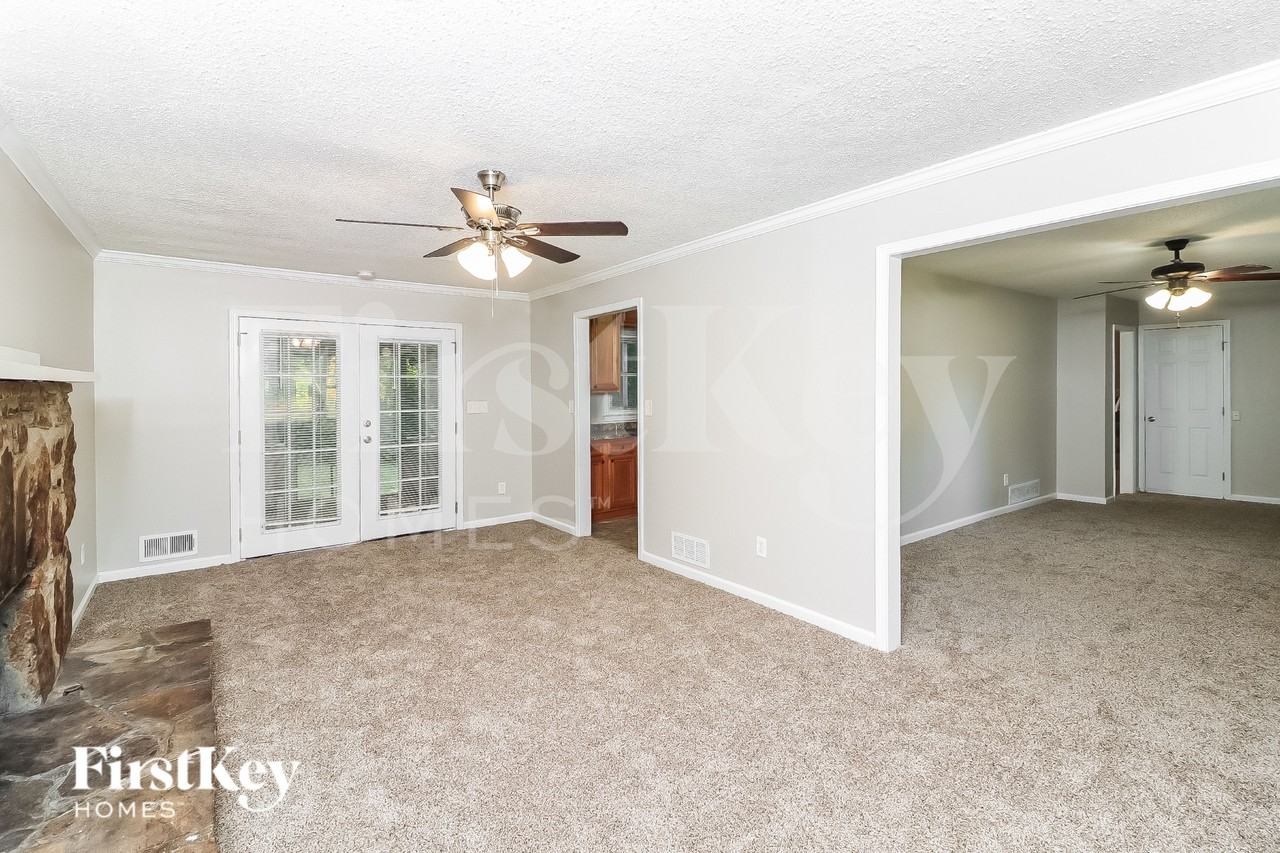4007 Wells Cir - Photo 5 of 16