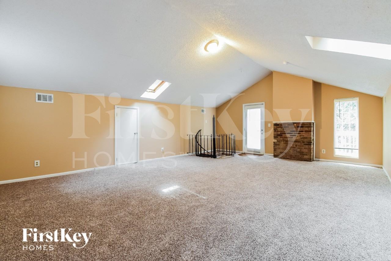 2231 Scotty Cir - Photo 3 of 16