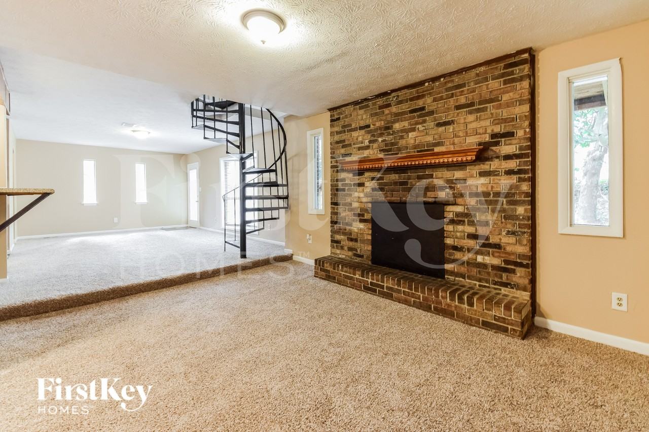 2231 Scotty Cir - Photo 5 of 16