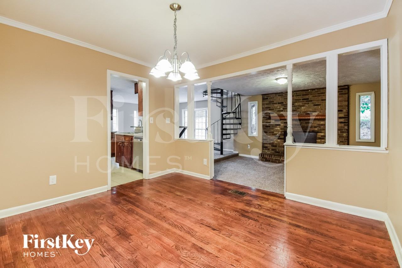 2231 Scotty Cir - Photo 6 of 16