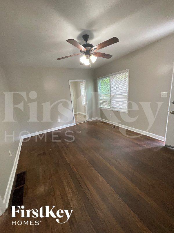 1731 N Olympian Way Sw - Photo 3 of 10