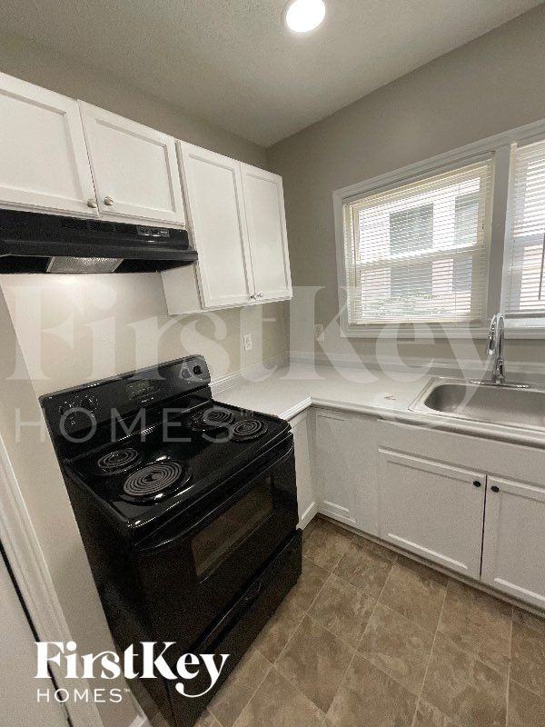 1731 N Olympian Way Sw - Photo 5 of 10