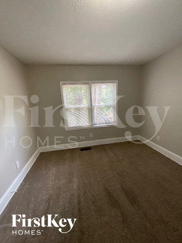 1731 N Olympian Way Sw - Photo 7 of 10