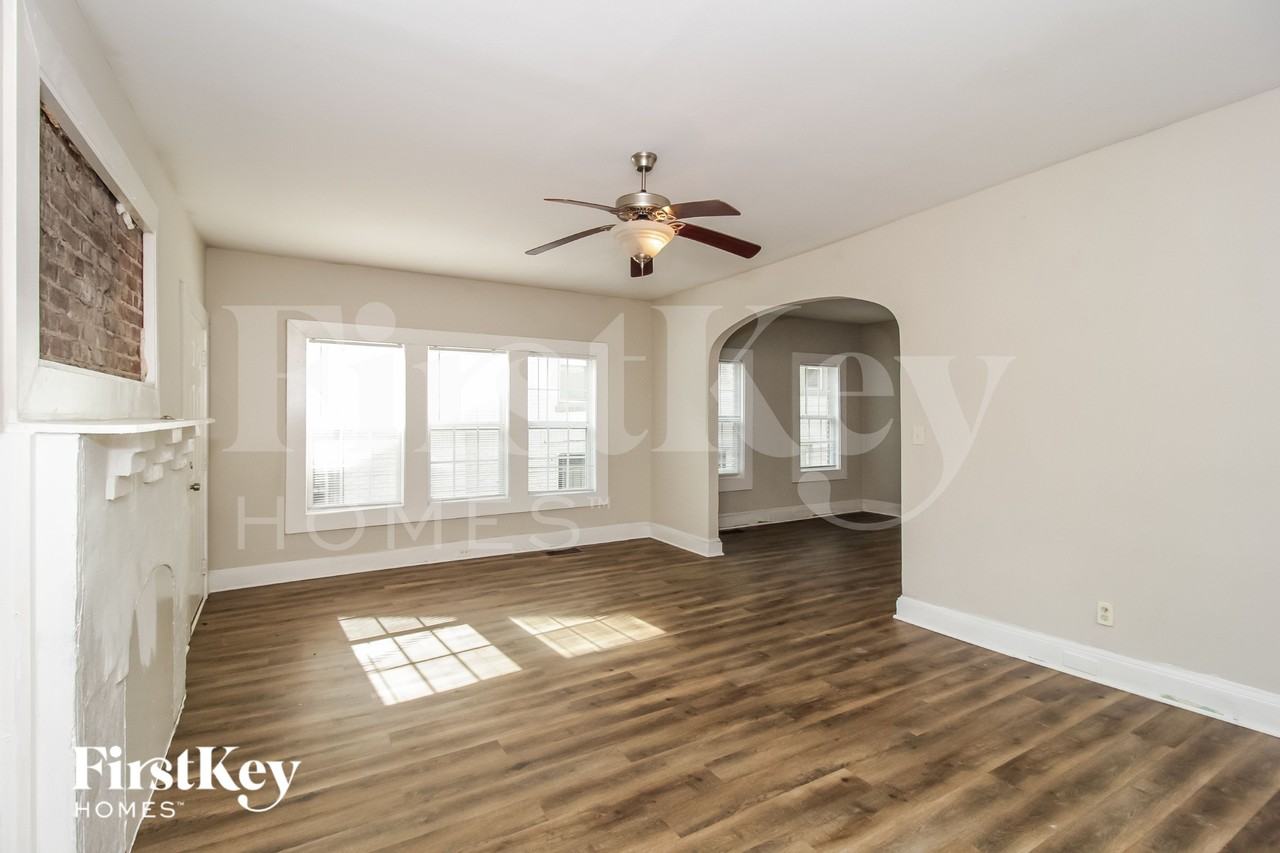 1387 Beecher St Sw - Photo 3 of 15