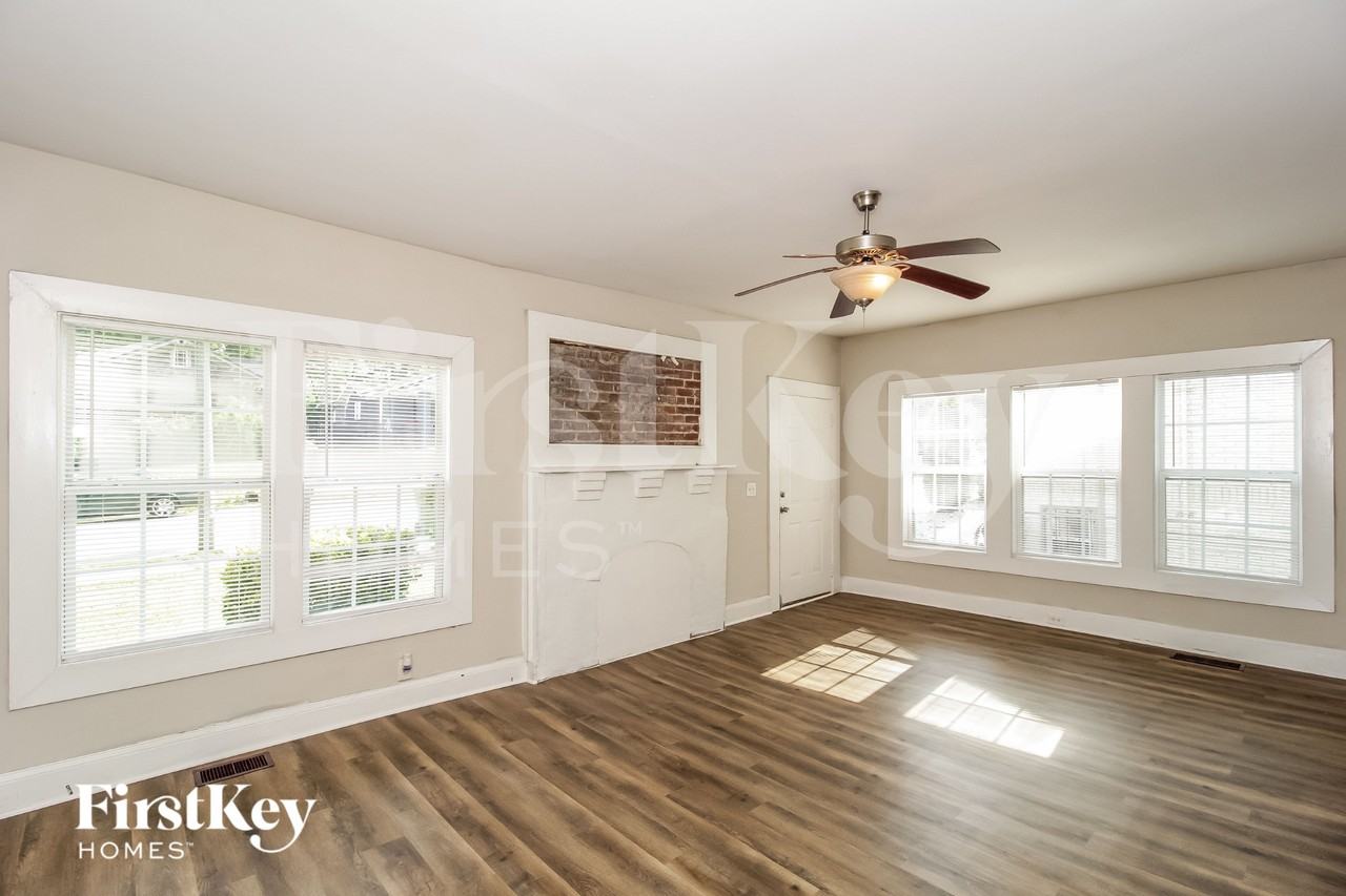 1387 Beecher St Sw - Photo 5 of 15