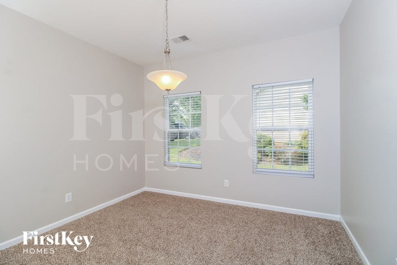 169 Silver Creek Trl - Photo 4 of 15