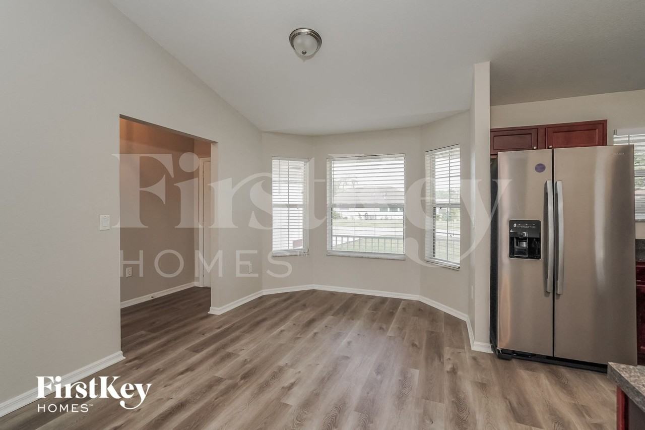 250 North Ave - Photo 5 of 15