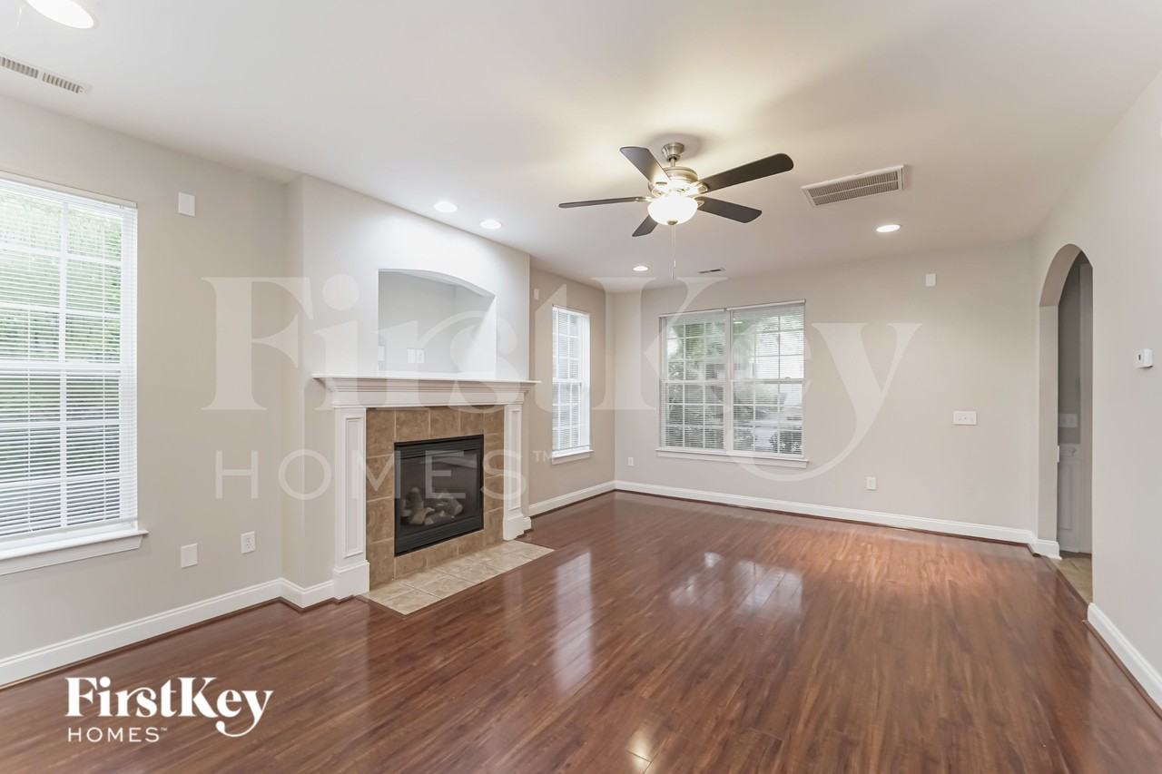 13024 Windy Lea Ln - Photo 3 of 16
