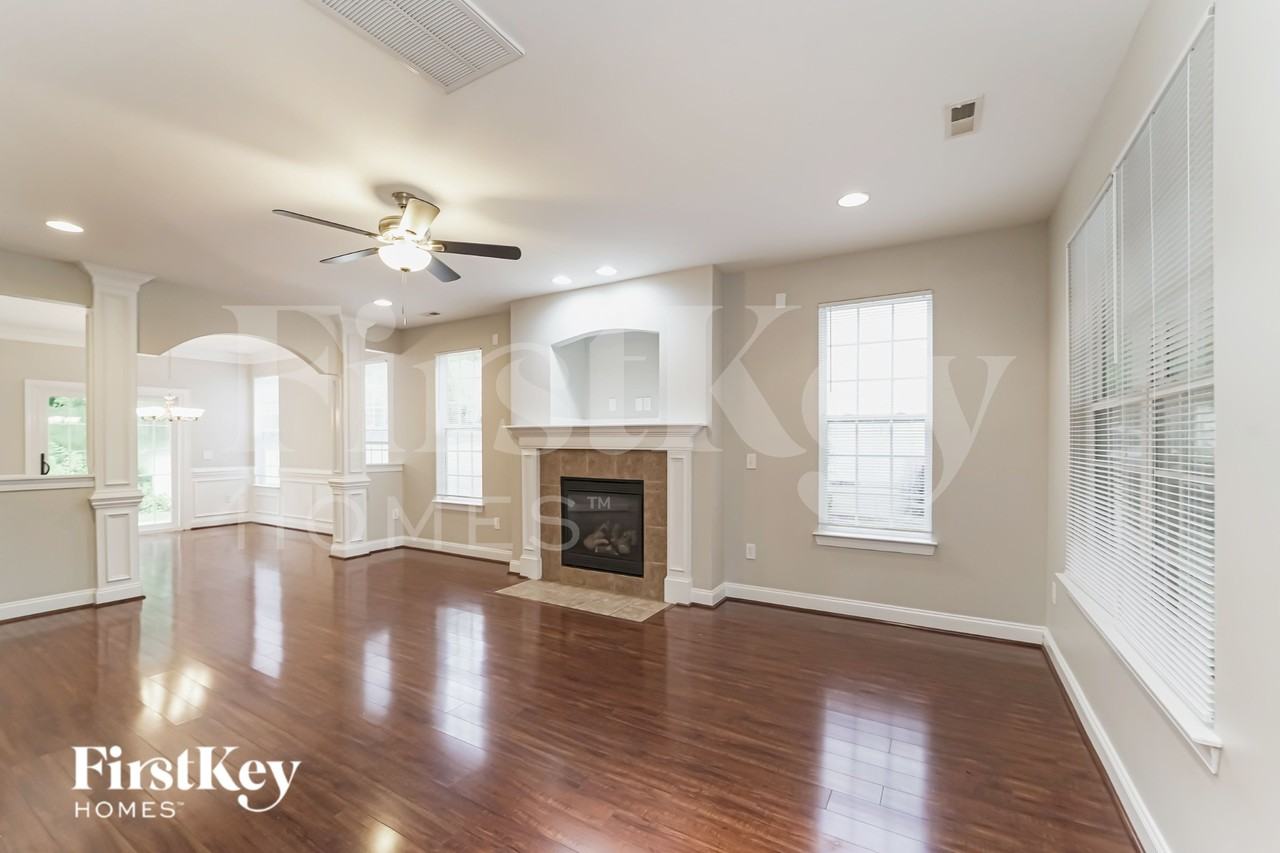 13024 Windy Lea Ln - Photo 4 of 16