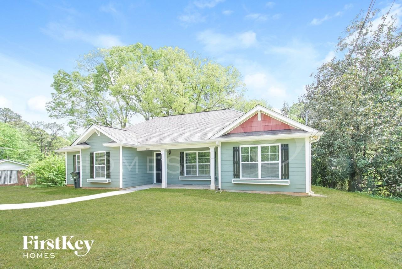 1805 Seayes Rd - Photo 2 of 15