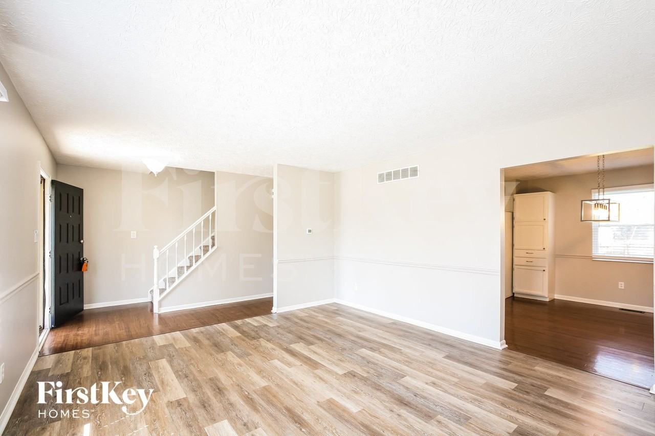 606 Sunblest Blvd S - Photo 3 of 15