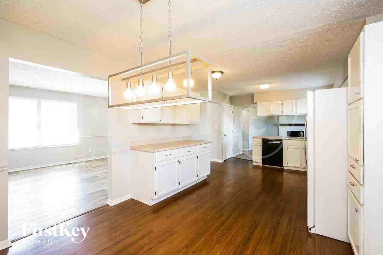 606 Sunblest Blvd S - Photo 4 of 15