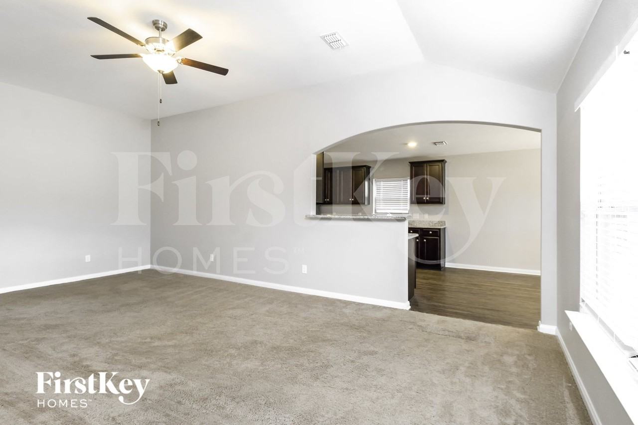 4122 Perch Dr - Photo 4 of 15