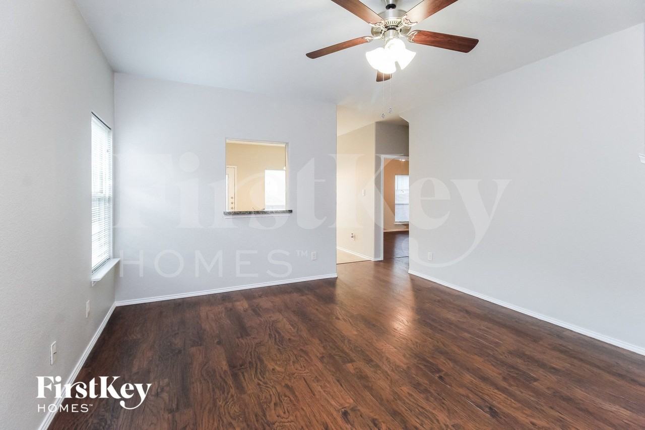 1309 Alder Tree Ln - Photo 5 of 16