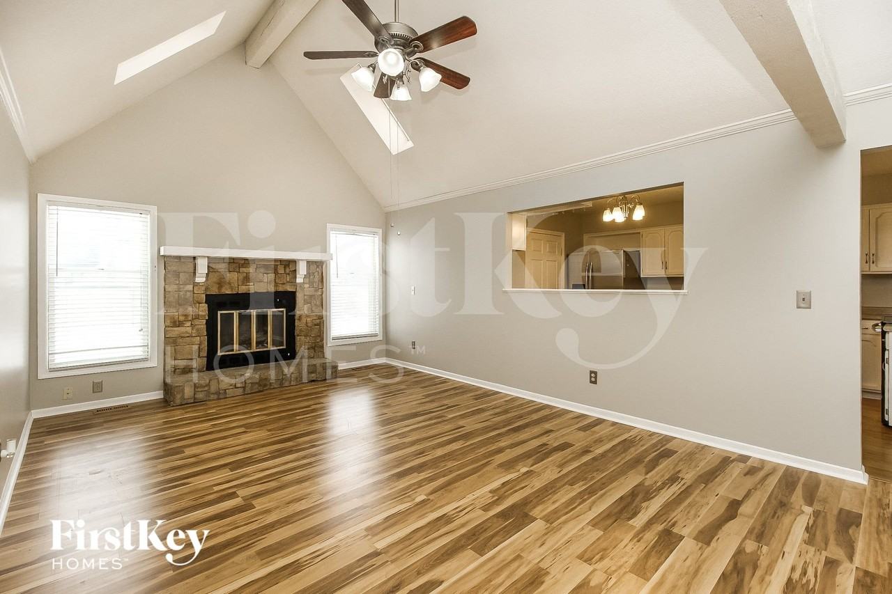 10126 N Wyandotte St - Photo 3 of 15