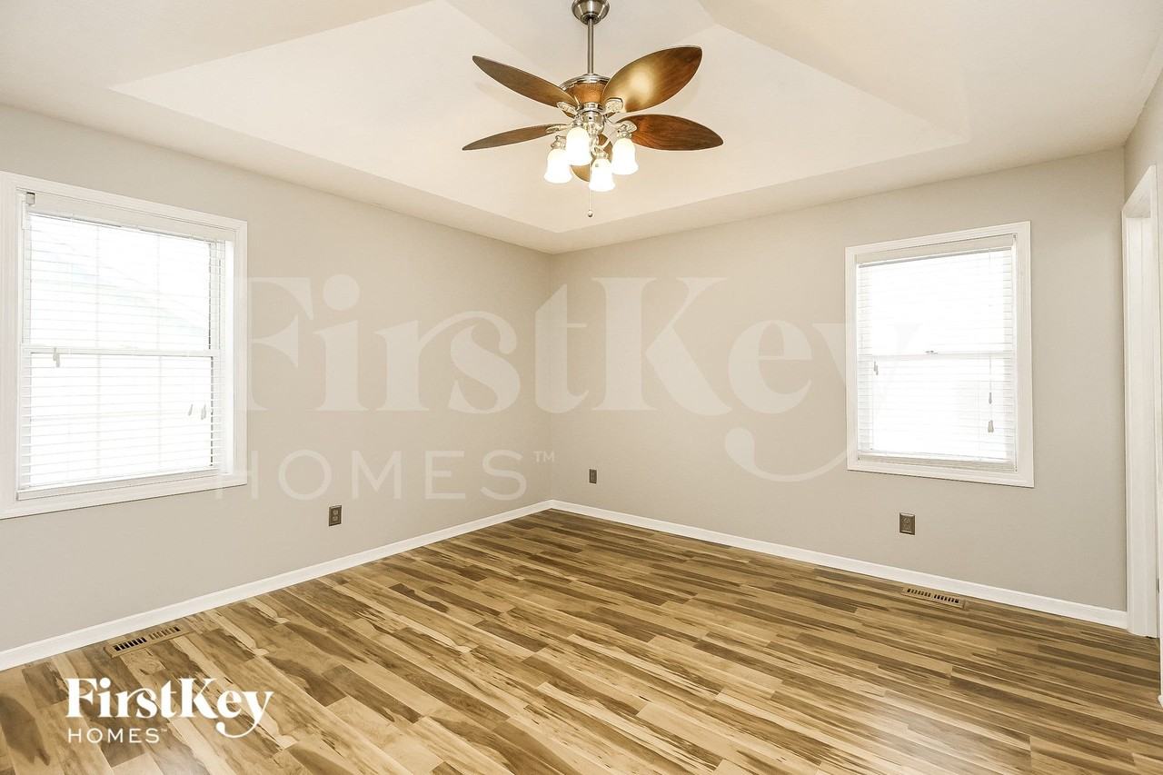 10126 N Wyandotte St - Photo 7 of 15