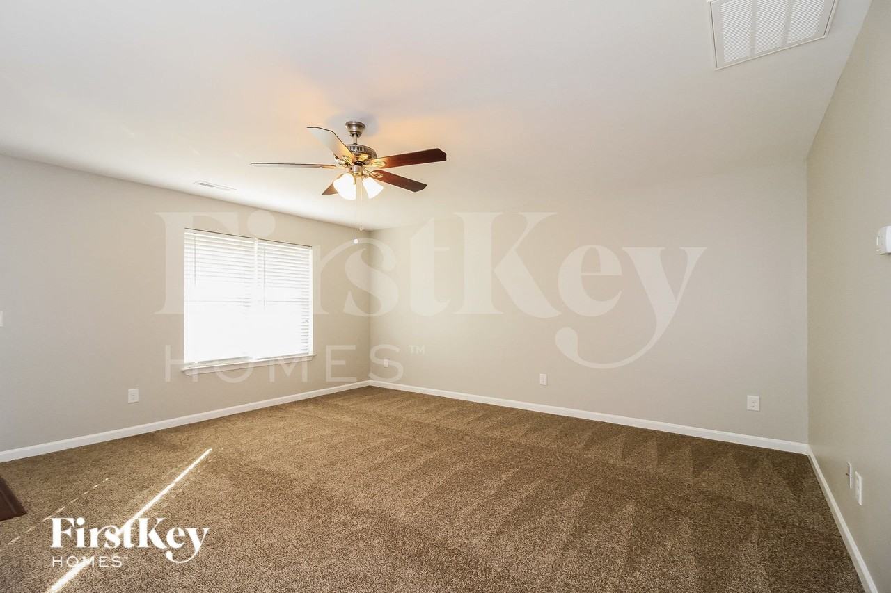 667 Field Crossing Ct - Photo 3 of 15